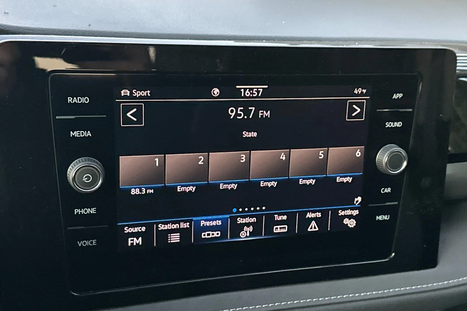 New 2026 Monument Gray w/Deep Black Roof Volkswagen SE Black image 18