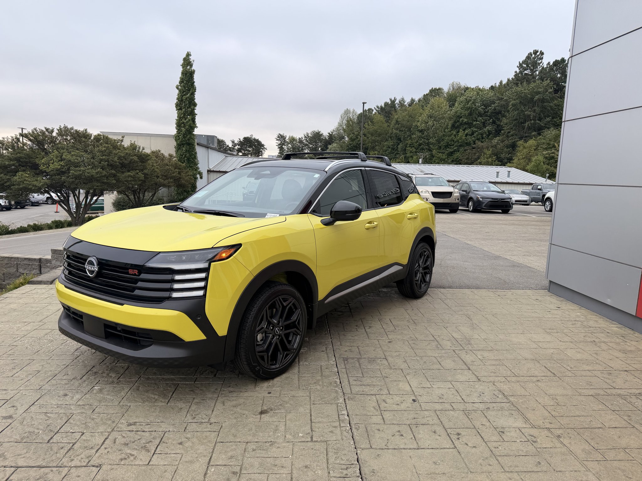 2027 Nissan KICKS SR