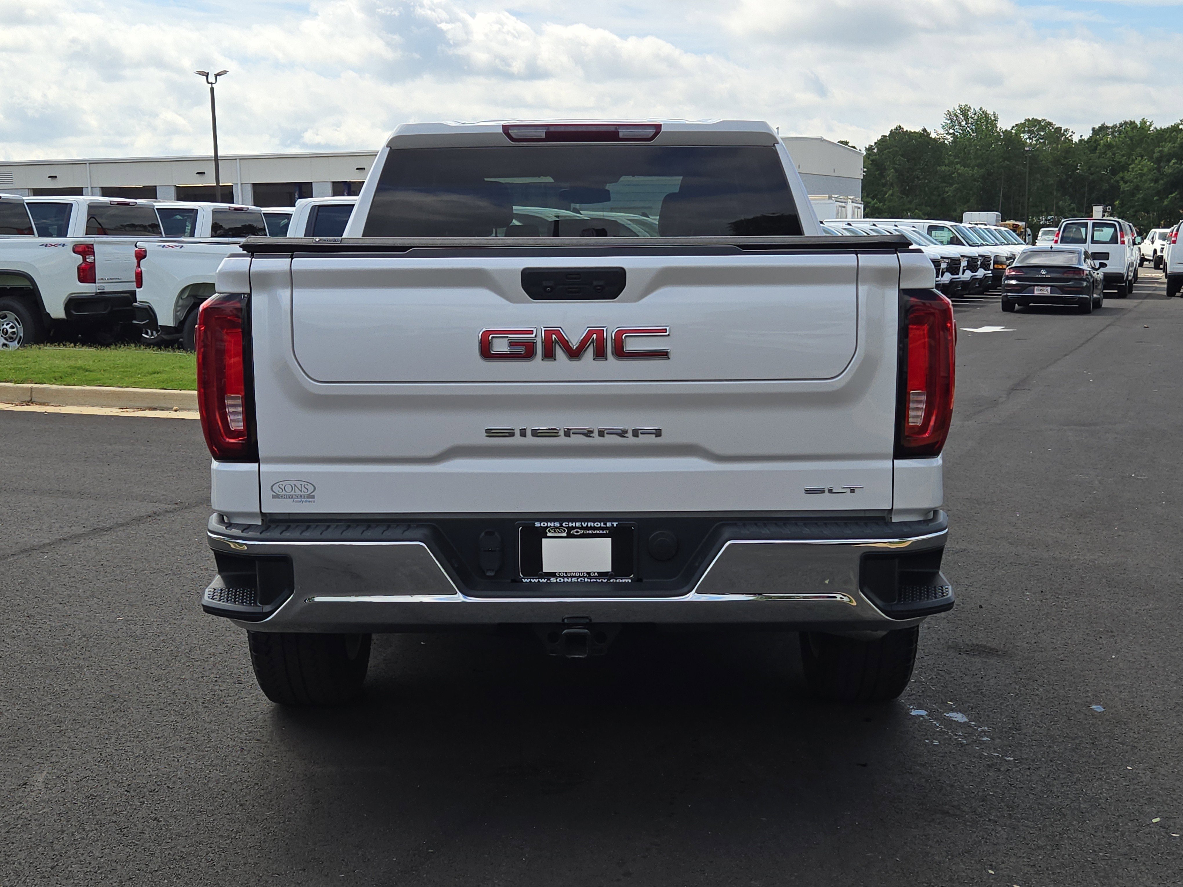 Used 2023 White Frost Tricoat GMC SLT image 11