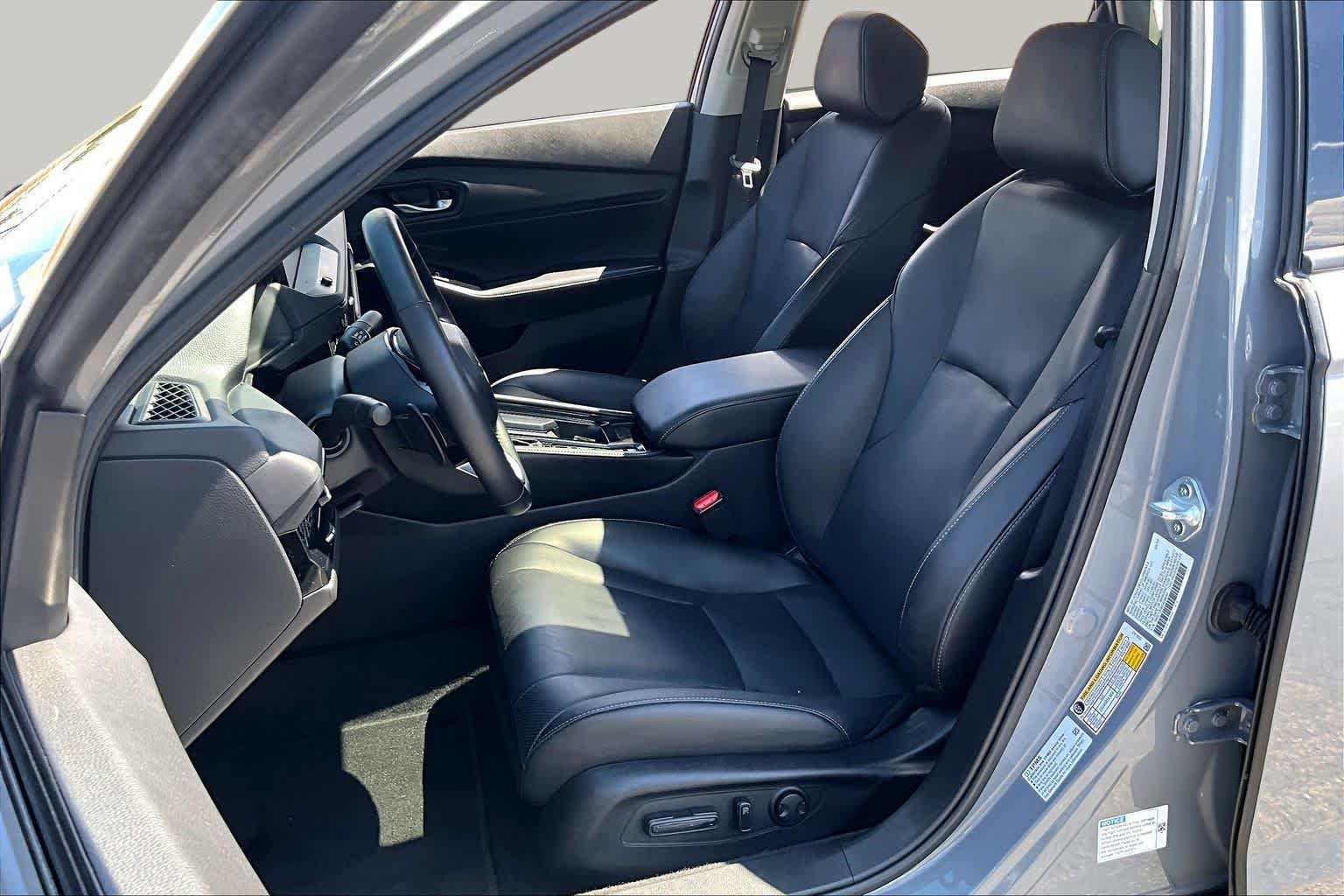 Used 2025 Urban Gray Pearl Honda Touring image 9
