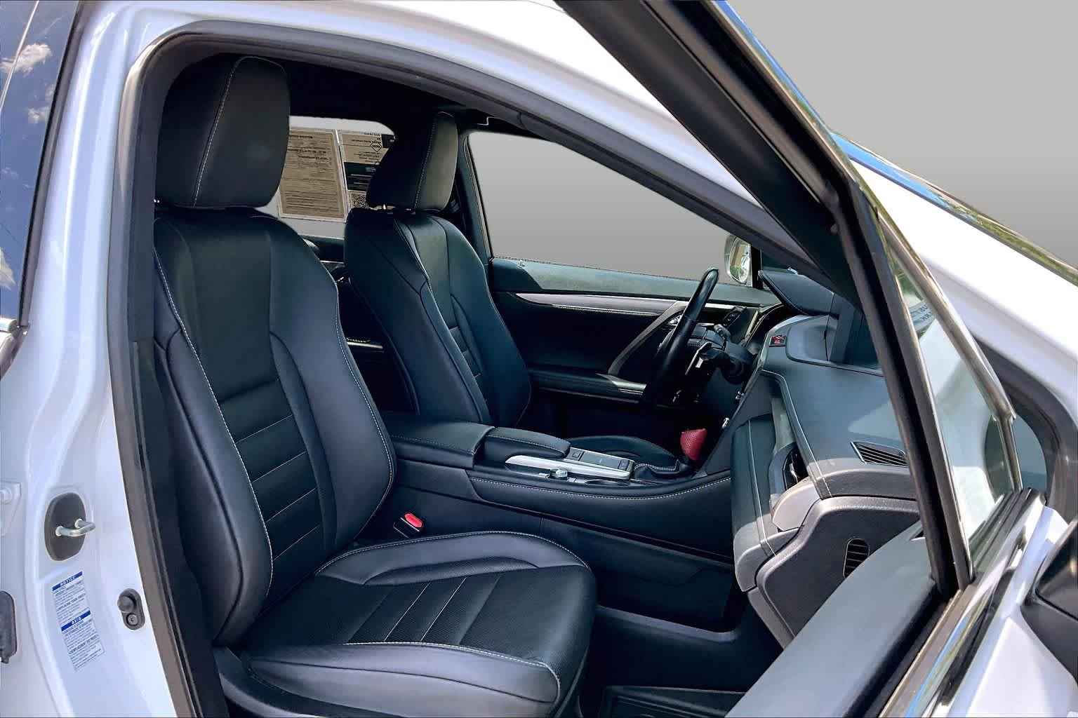 Used 2022 Ultra White Lexus F SPORT Handling image 9