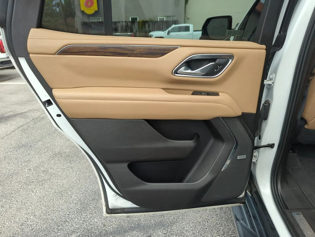 Used 2021 White Chevrolet Premier image 27