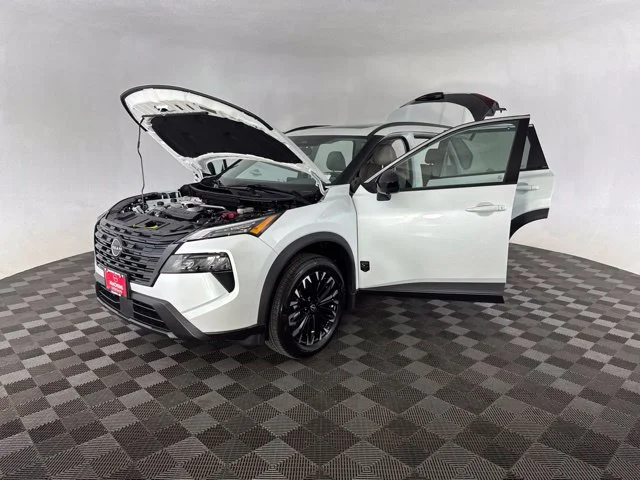 New 2026 Everest White Pearl TriCoat Nissan Dark Armor™ image 10