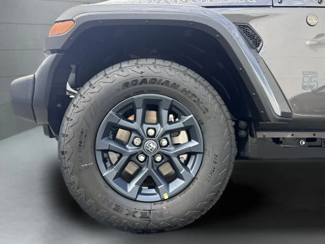 New 2026 Granite Crystal Metallic Clear-Coat Exterior Paint Jeep 85th Anniversary Edition image 21