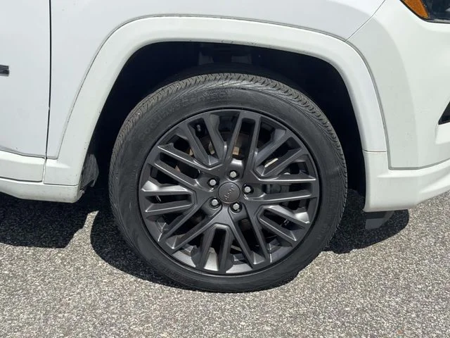 Used 2023 White Jeep Limited image 7