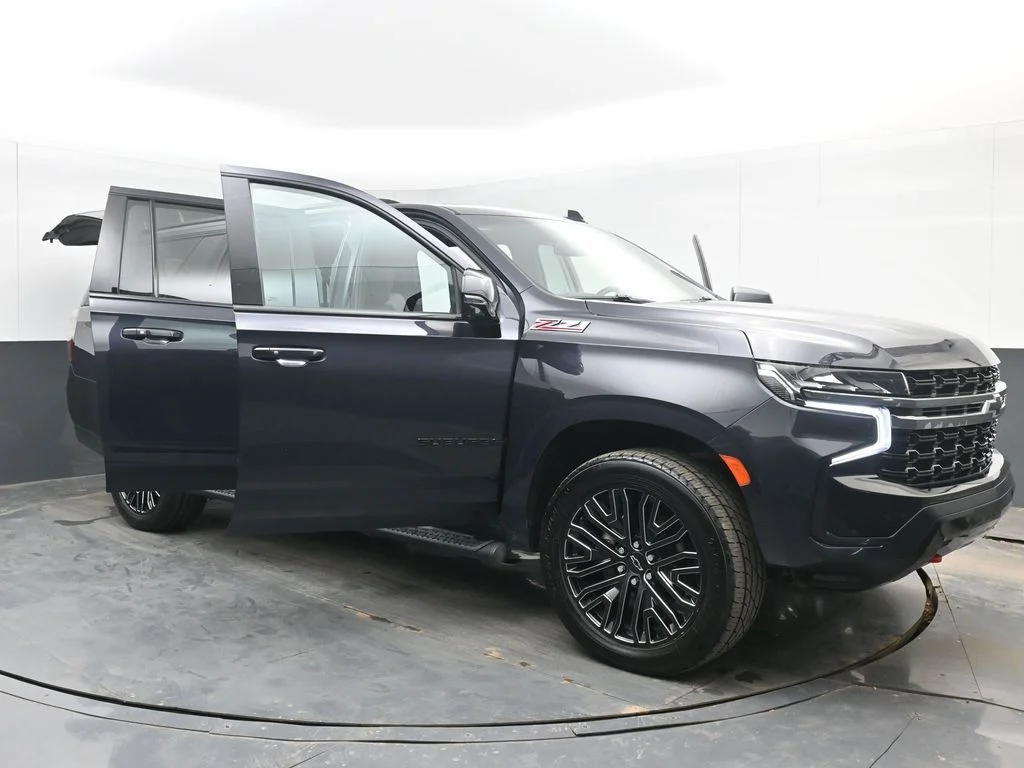 Used 2022 Gray Chevrolet Z71 image 50