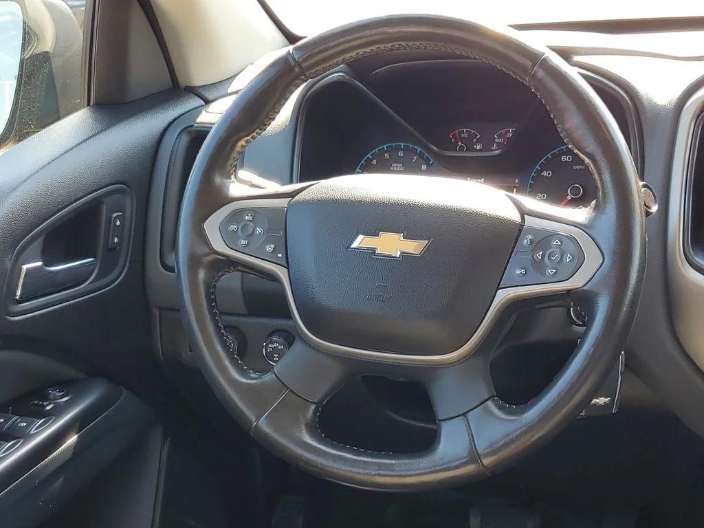 Used 2019 Gray Chevrolet Z71 image 30