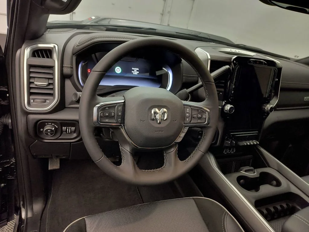 Certified Used 2025 Diamond Black Crystal Pearlcoat Ram Laramie image 4