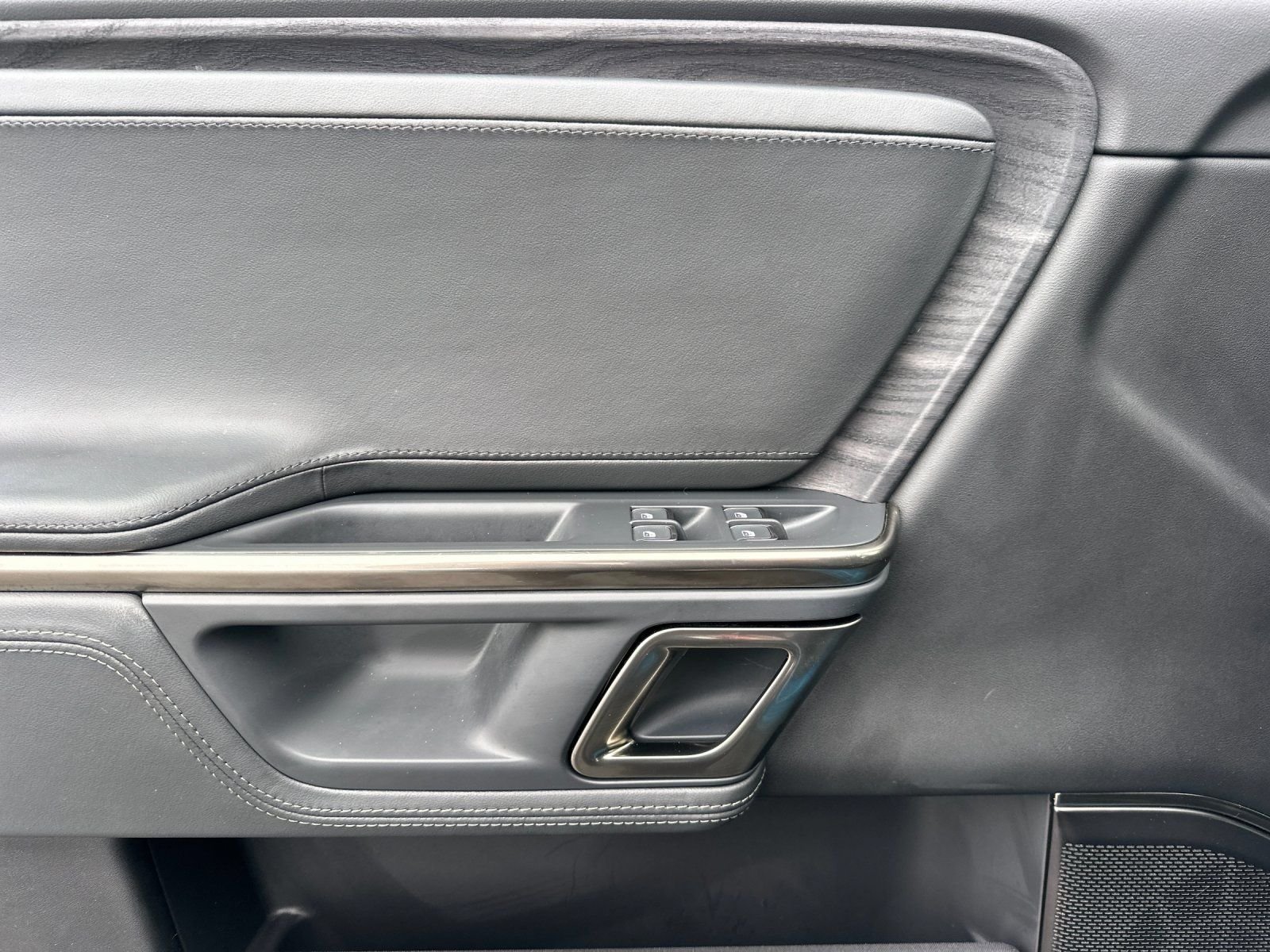 Used 2023  Rivian Adventure image 10