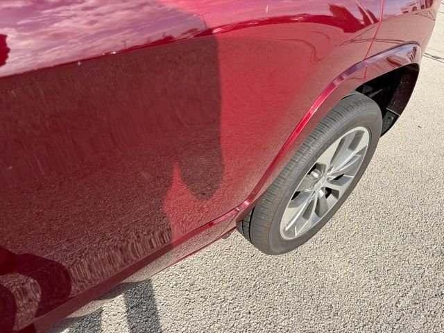 Used 2019 Velvet Jeep Overland image 10