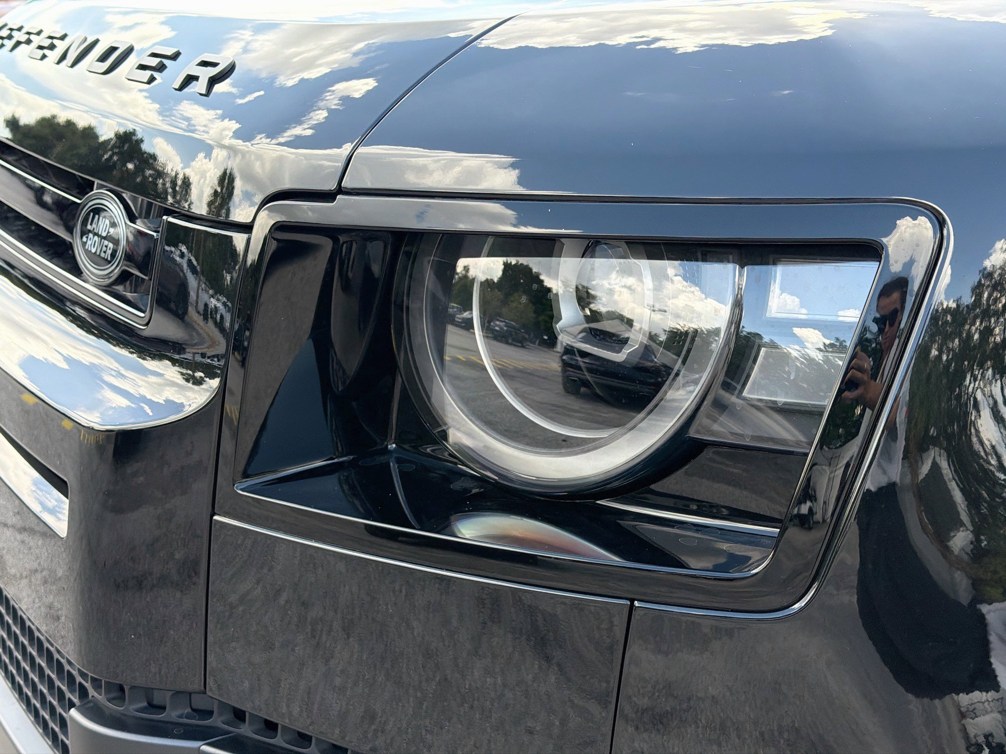New 2026 Santorini Black LAND ROVER X-Dynamic SE image 9