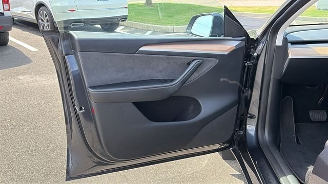 Used 2024 Stealth Gray Tesla Long Range image 8