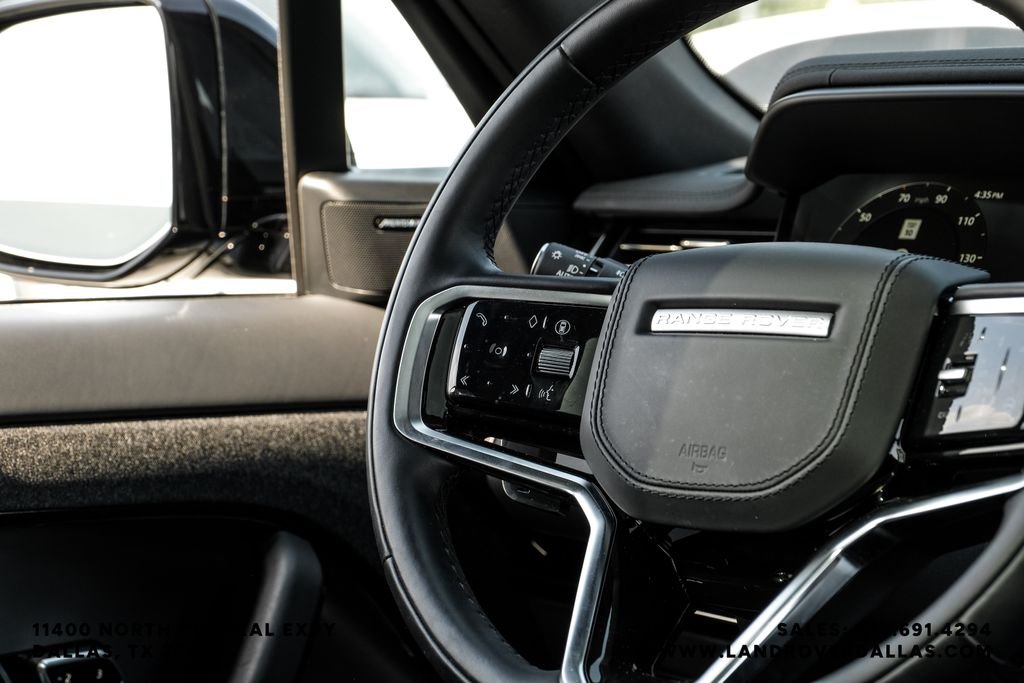 Used 2025 Santorini Black Metallic Land Rover SE image 19