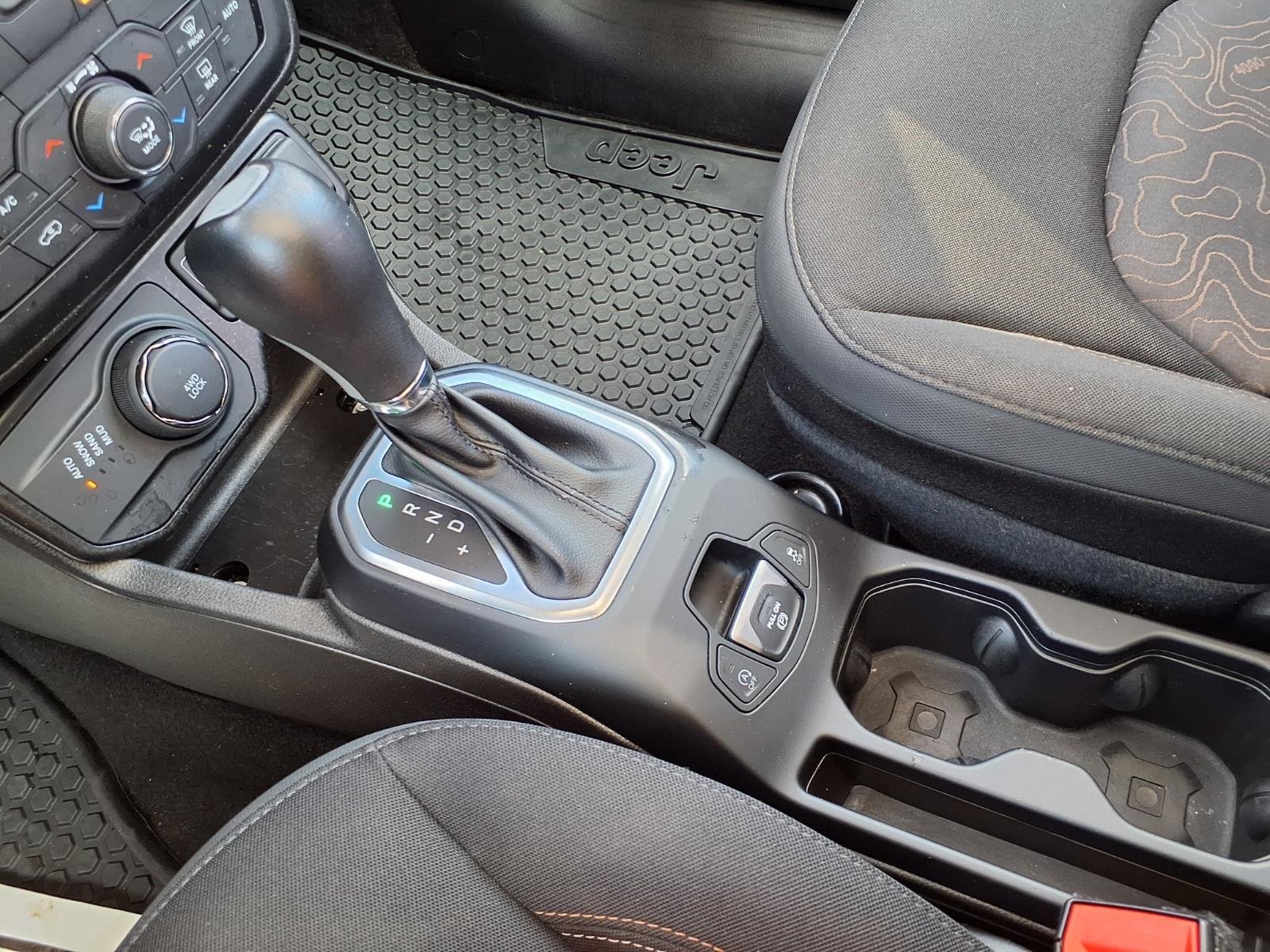Used 2023 WHITE JEEP  image 7