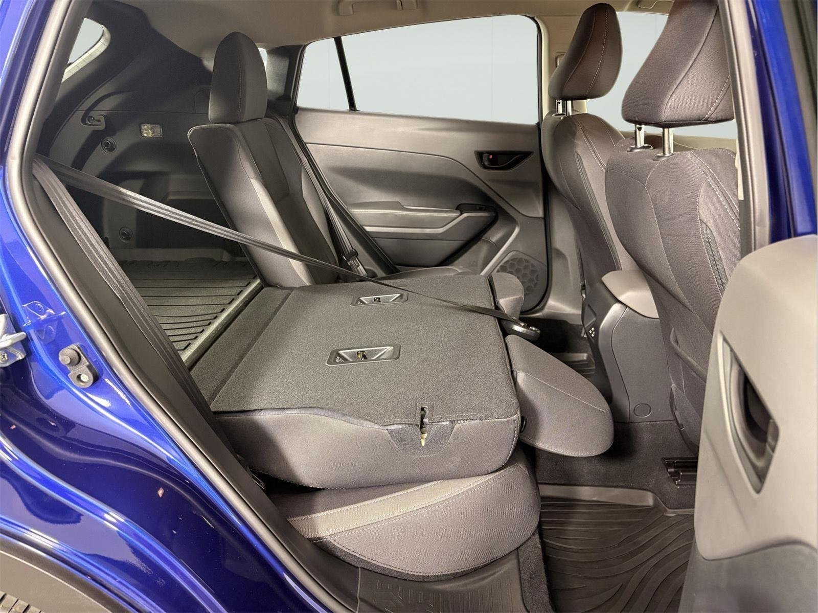 Used 2025 Sapphire Blue Pearl Subaru Premium image 19