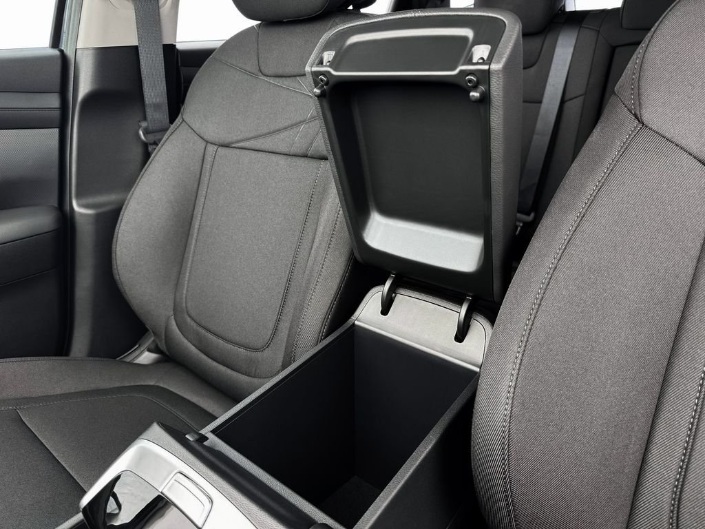 New 2026 White Hyundai SE image 26