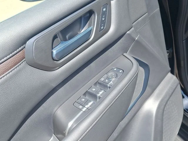 New 2026 Super Black Nissan Platinum image 11