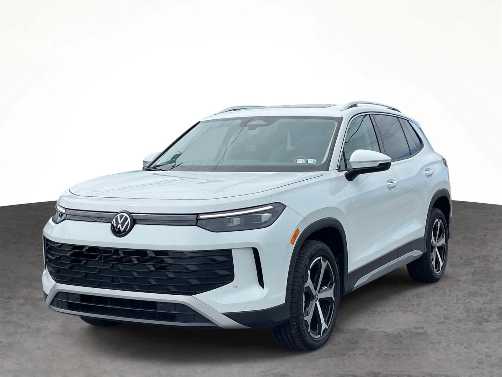 New 2026 Pure White Volkswagen SE image 7