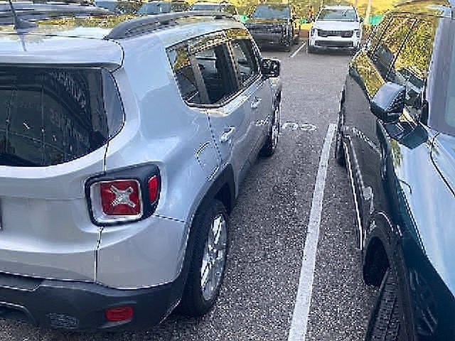 Used 2021 Silver Jeep Latitude image 36