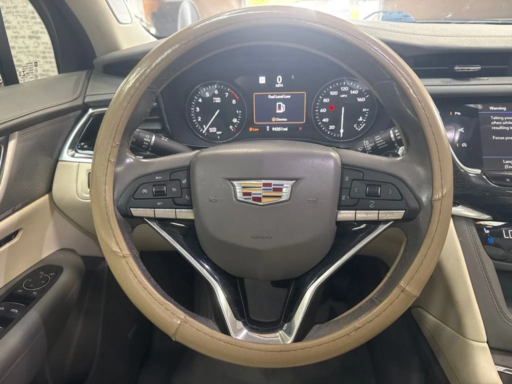 Used 2020 Red Horizon Tintcoat Cadillac Premium Luxury image 21
