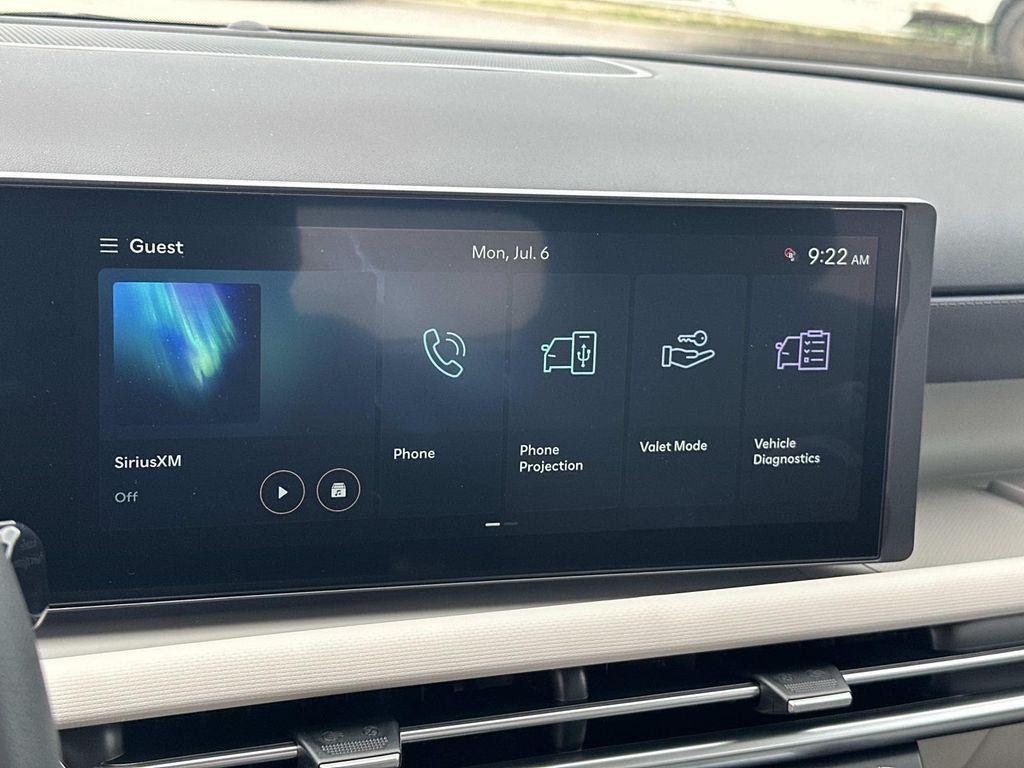 New 2026 Black Hyundai SE FWD image 3