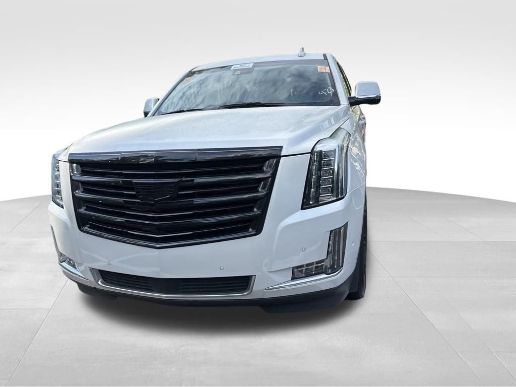 Used 2020 White Cadillac Premium image 4