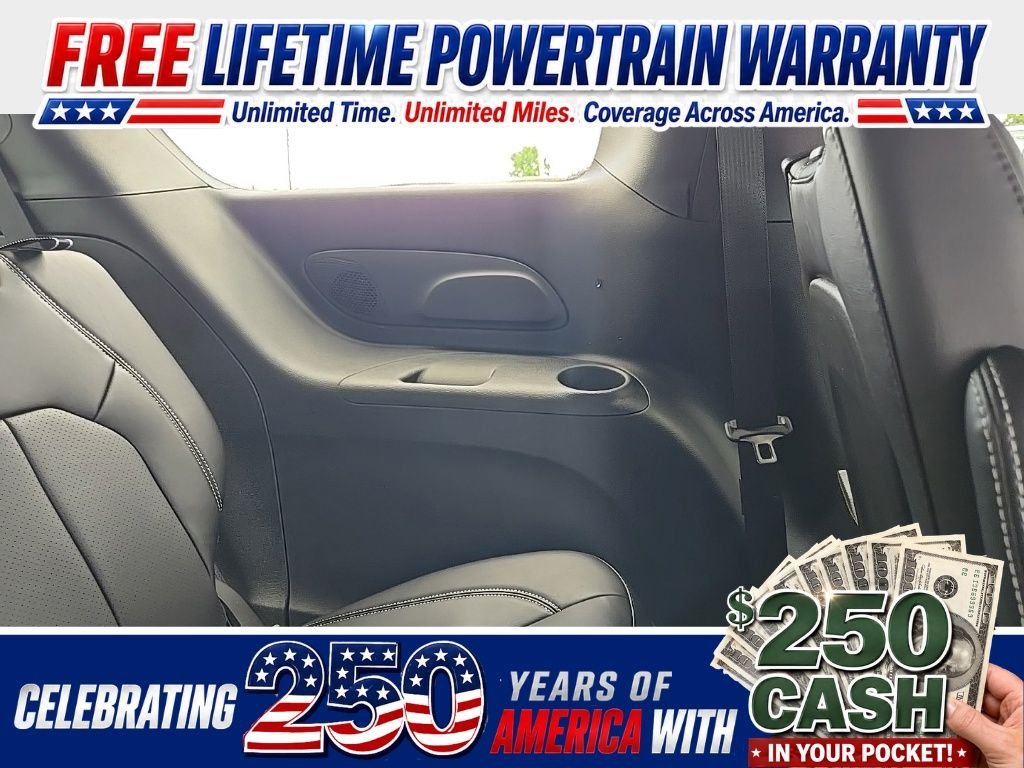 New 2027 Bright White Clear-Coat Exterior Paint Chrysler Select image 90