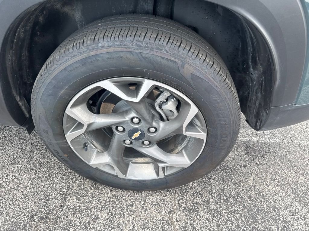 Used 2025 Gray Chevrolet LT image 41