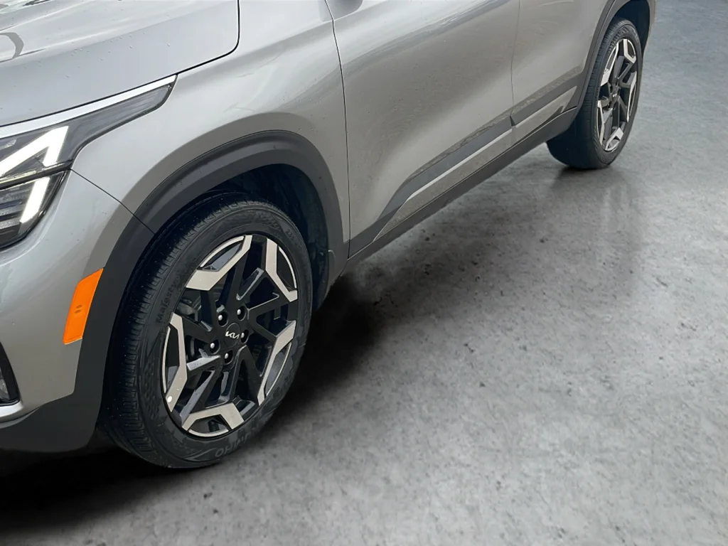 Used 2024 Gray Kia SX image 37