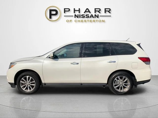Used 2015 White Nissan S image 2
