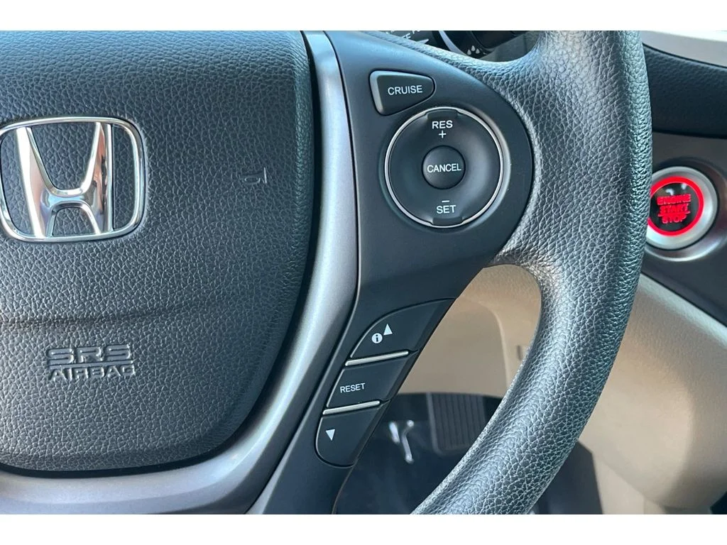 Used 2018 White Diamond Pearl Honda EX image 36