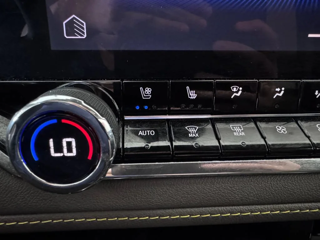 2025 Chevrolet Colorado ZR2 - Photo 21