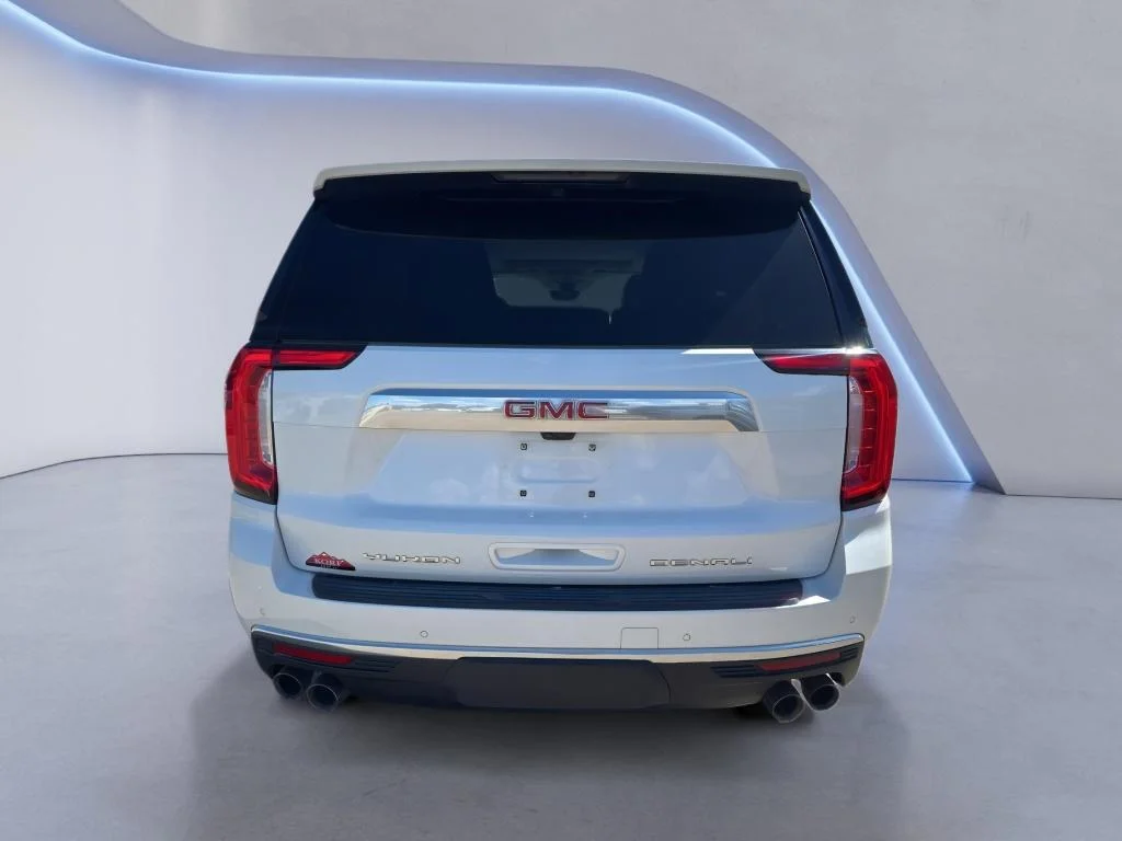 Used 2021 White Frost Tricoat GMC Denali image 7