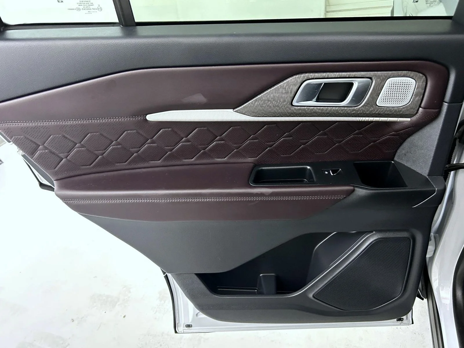 Used 2025 White Ford Platinum image 22