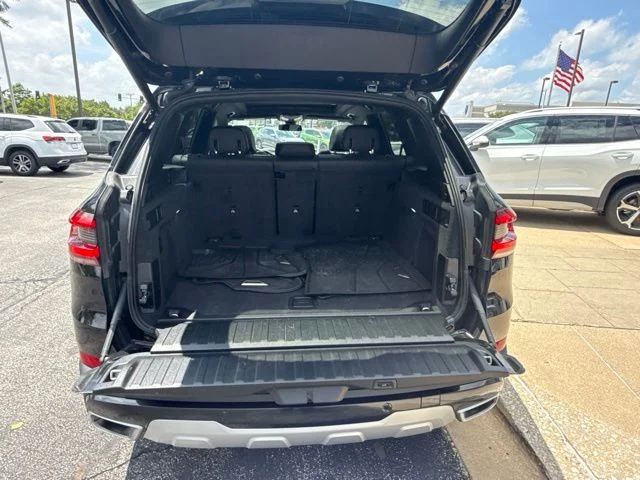 Used 2021 Jet Black BMW xDrive40i image 18
