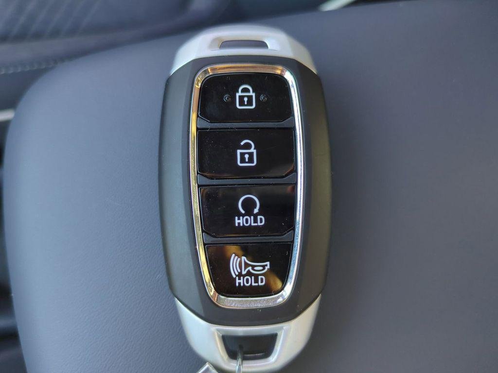 New 2026 White Hyundai SEL w/Two-Tone Roof image 35