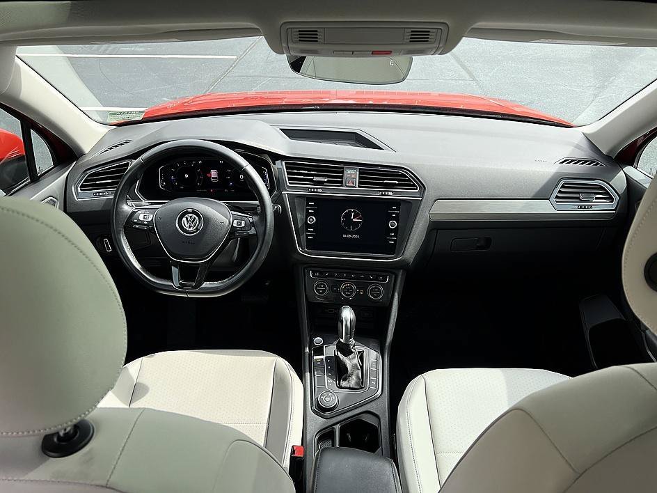 Used 2019 Cardinal Red Metallic Volkswagen 2.0T SEL image 17