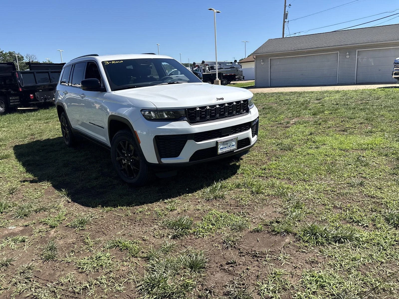 New 2026 Bright White Clearcoat Jeep Laredo Altitude image 3