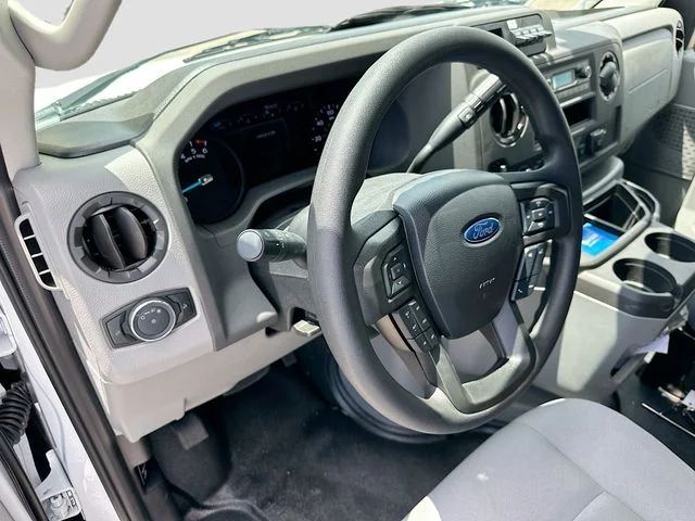 New 2026 Oxford White Ford Base image 6