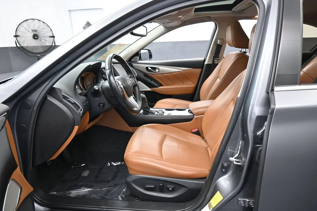 Used 2024 Graphite Shadow INFINITI LUXE image 10
