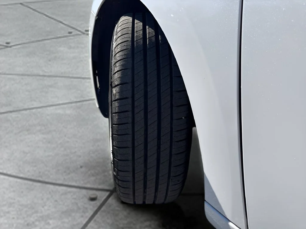 Used 2021 Gray Hyundai SE image 28