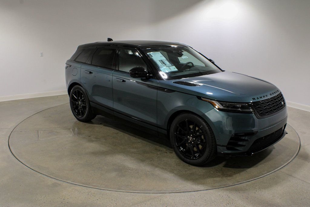 Certified Used 2026 Giola Green Metallic Land Rover Dynamic SE image 7