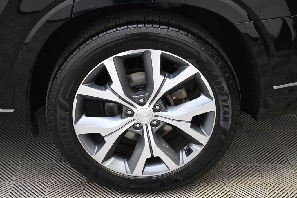 Used 2021 Black Hyundai Limited image 20