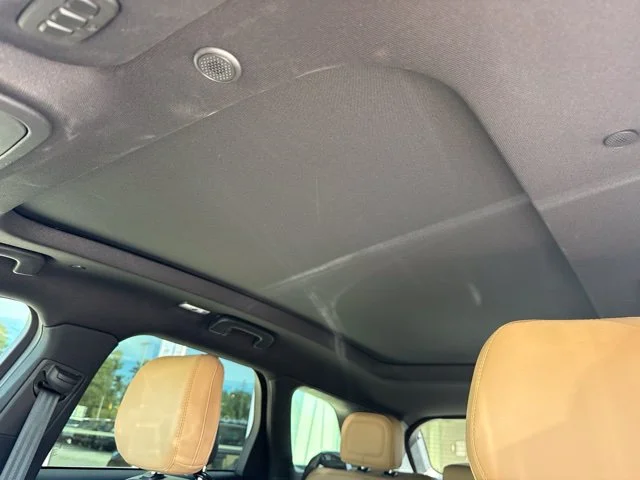 Used 2022 Black Lincoln Grand Touring image 7