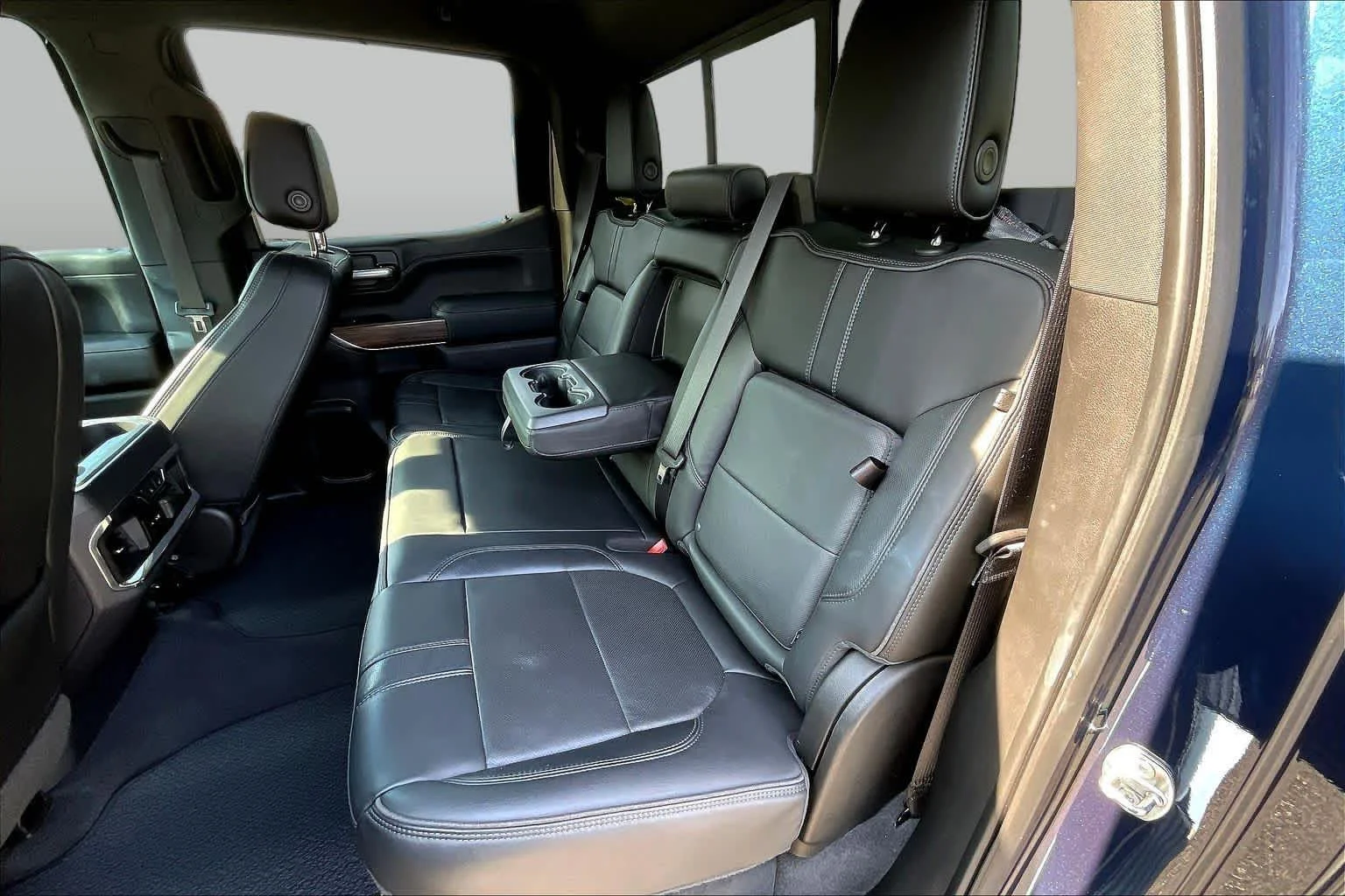 Used 2019 Northsky Blue Metallic Chevrolet High Country image 19