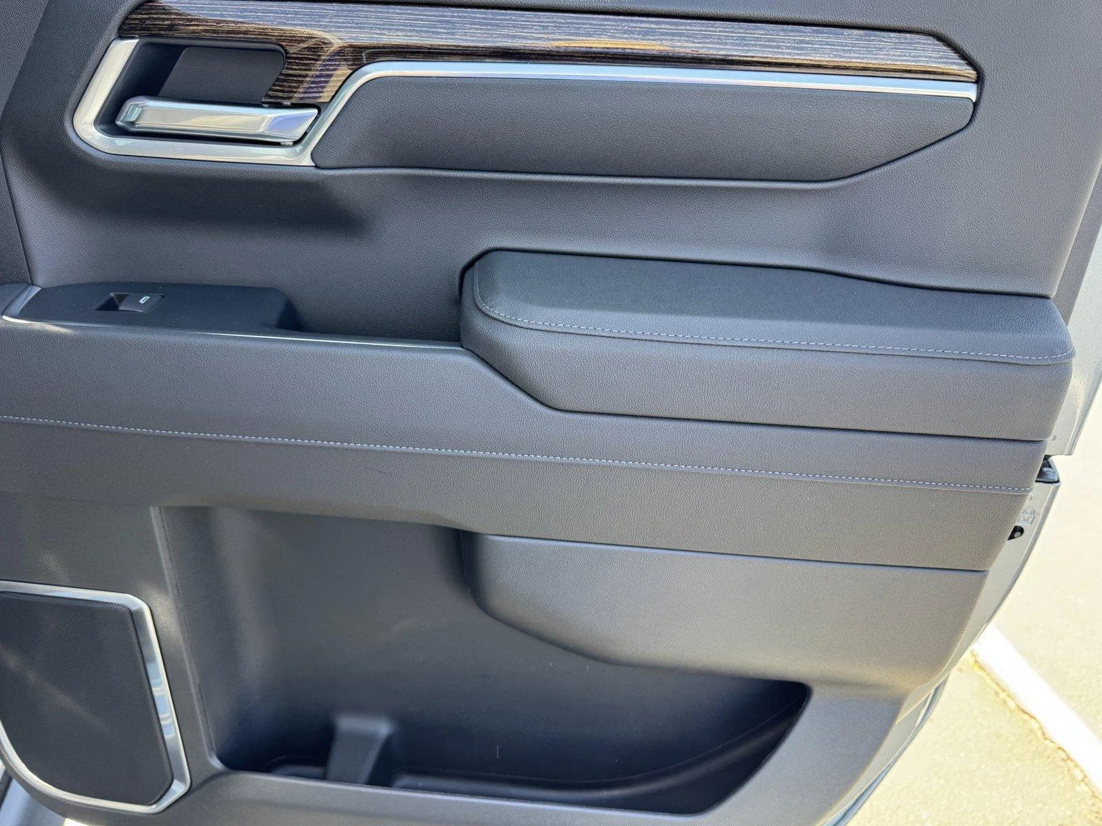 New 2026 Sterling Metallic GMC Elevation image 11