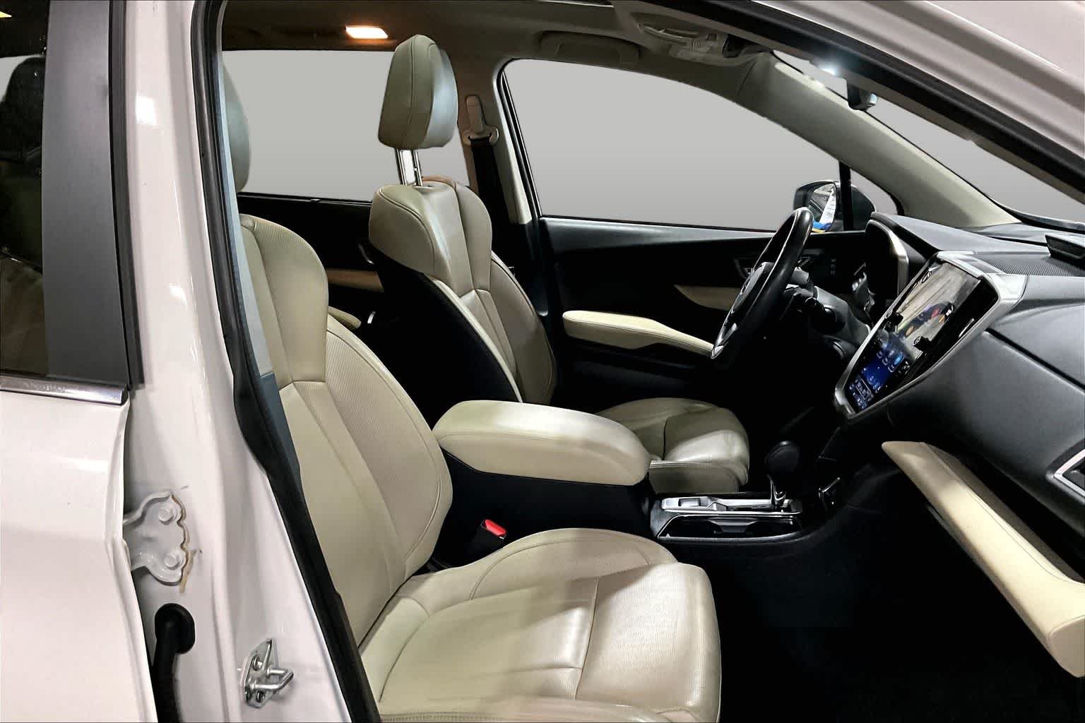 Used 2023 Crystal White Pearl Subaru Limited image 9