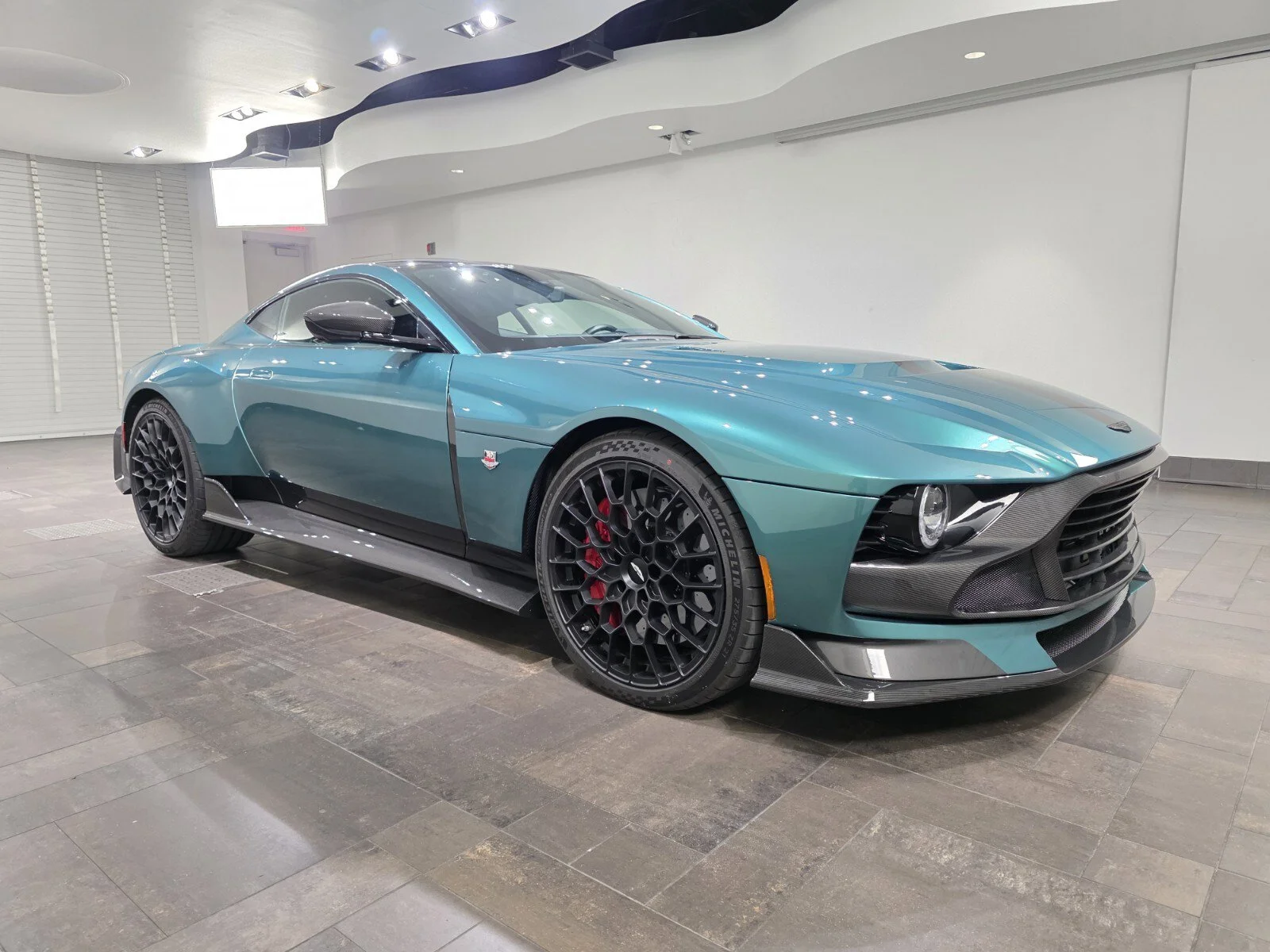 2024 Aston Martin Valour Coupe's photo