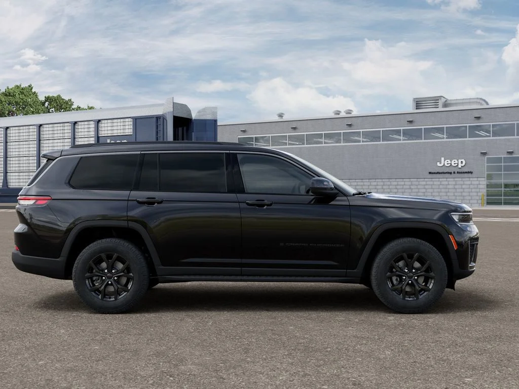 New 2026 Diamond Black Crystal Pearl-Coat Exterior Paint Jeep Altitude image 22