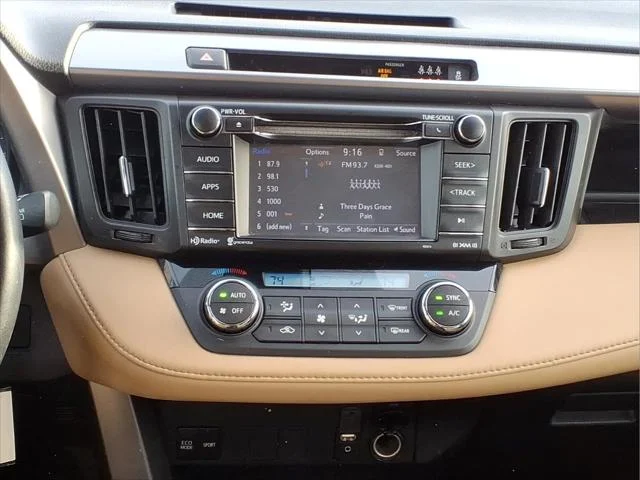 Certified Used 2017 SUPER WHITE Toyota  image 13